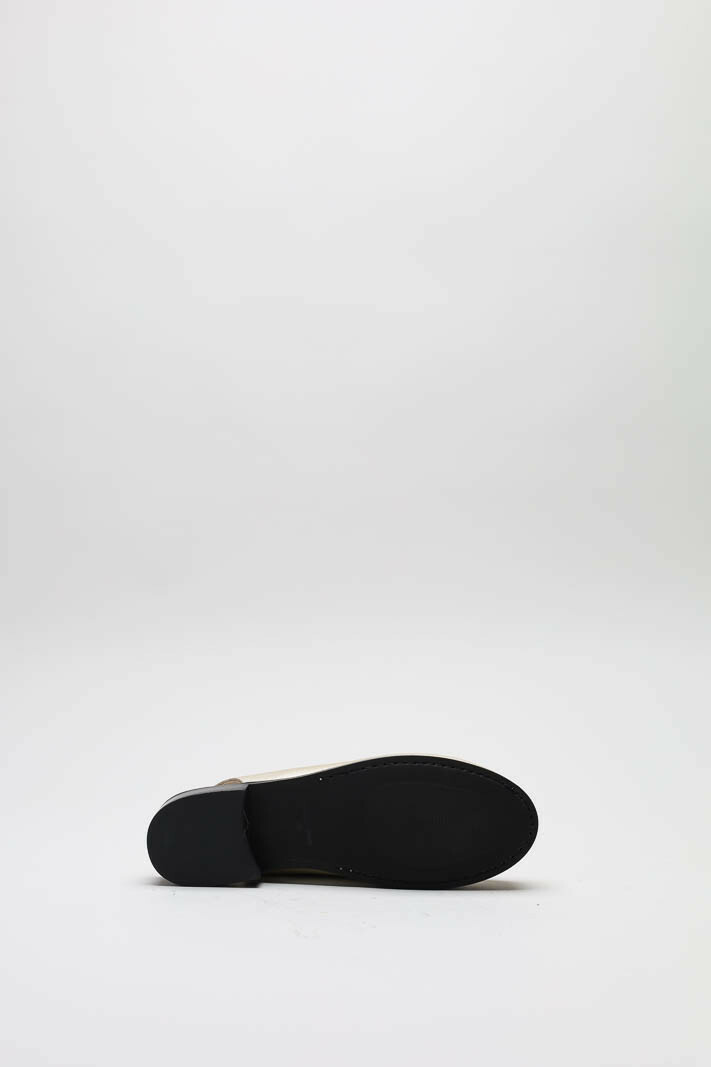 zoom in on Goud Mocassin image Goud Mocassin image