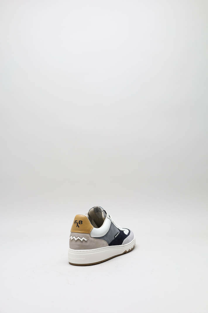 zoom in on Lichtblauw Sneaker image Lichtblauw Sneaker image