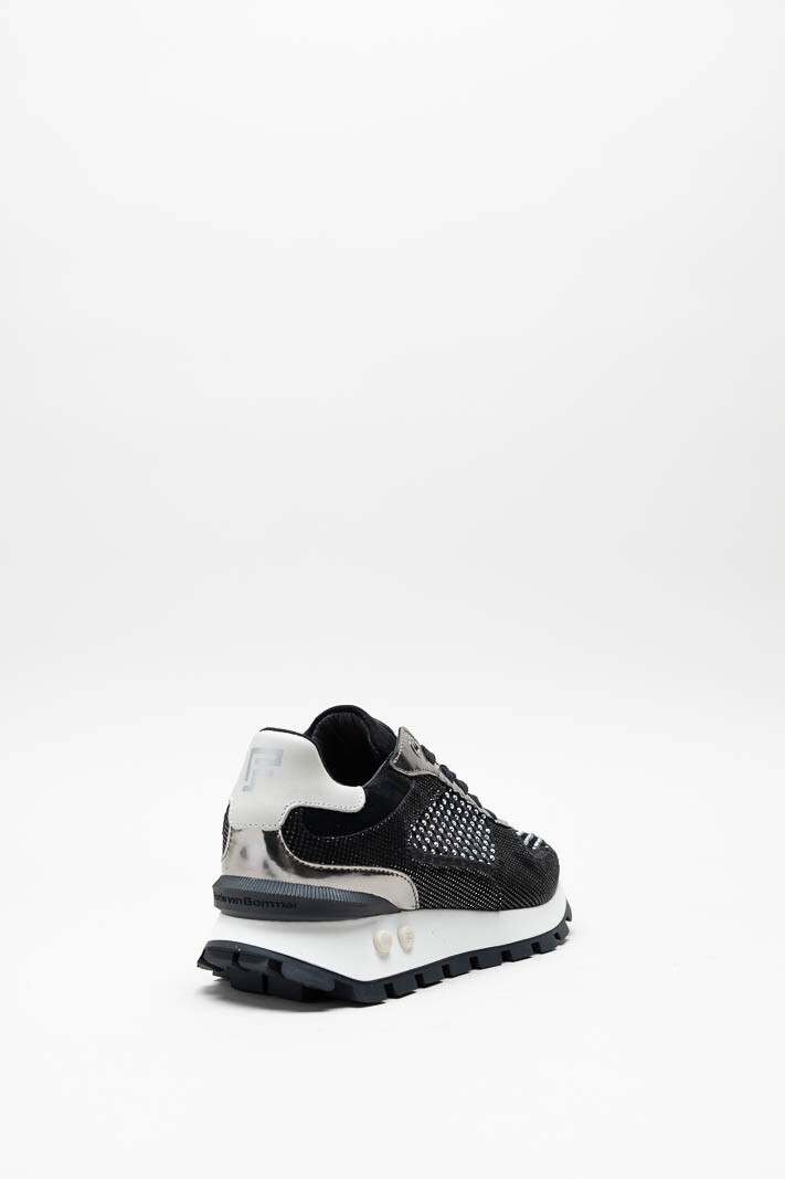 zoom in on Zwart Sneaker image Zwart Sneaker image
