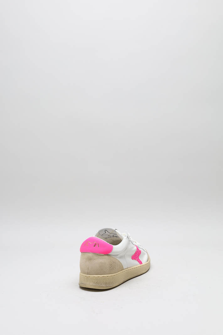 zoom in on Wit Sneaker image Wit Sneaker image