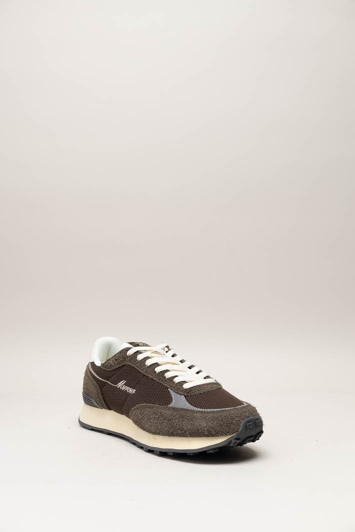 Bruin Sneaker