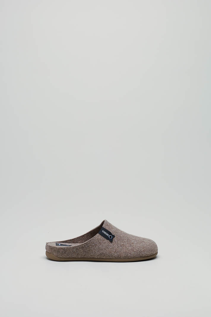 zoom in on Taupe Pantoffel image Taupe Pantoffel image