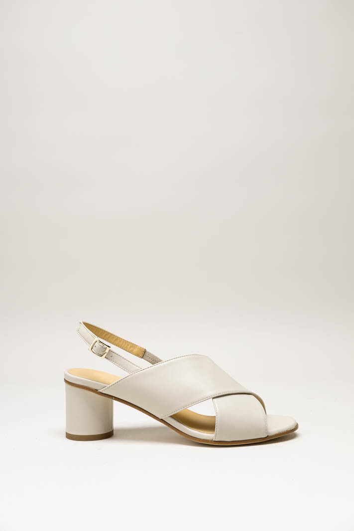 Lichtbeige Sandaal hak