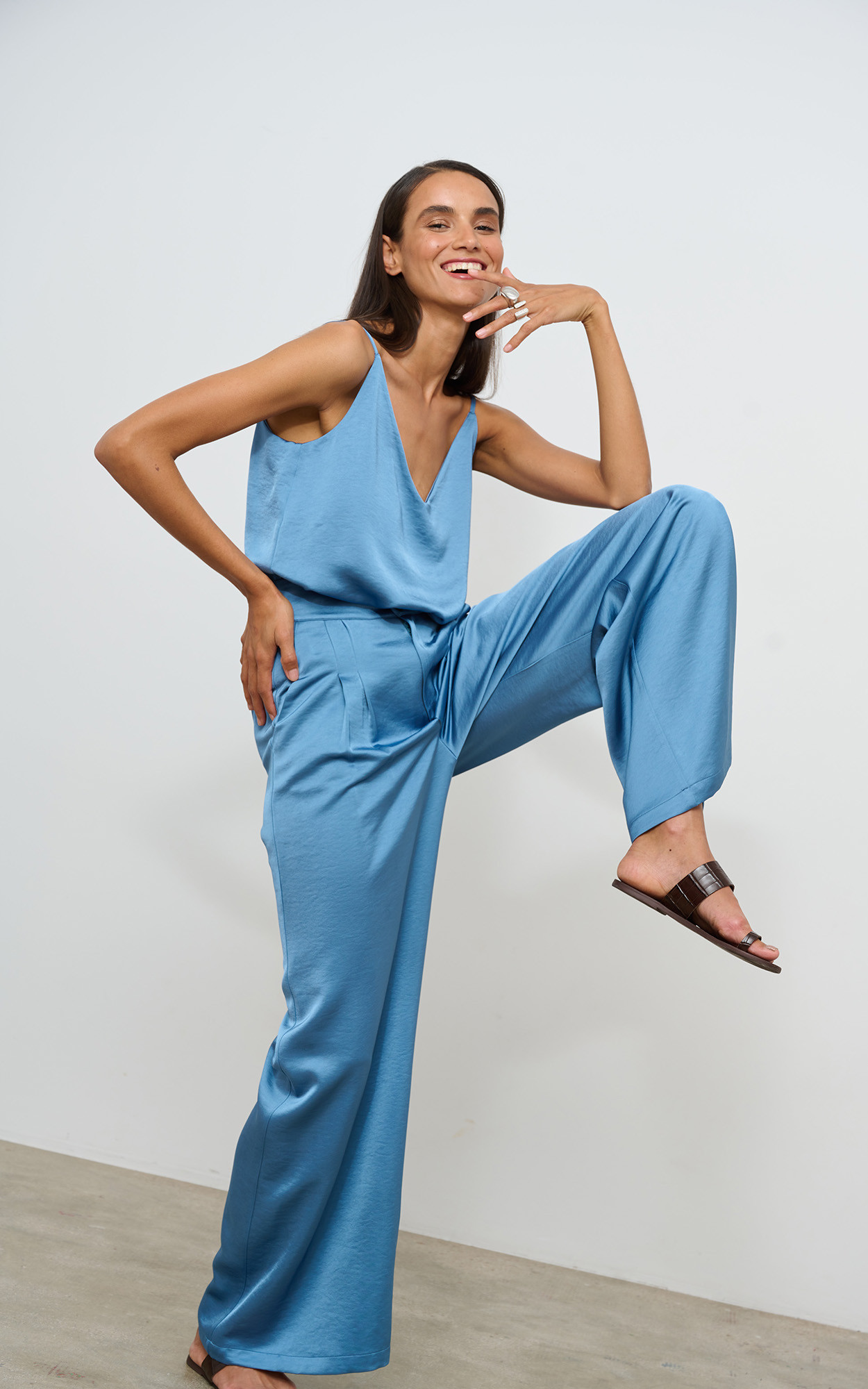 zoom in on Blauw Broek image Blauw Broek image