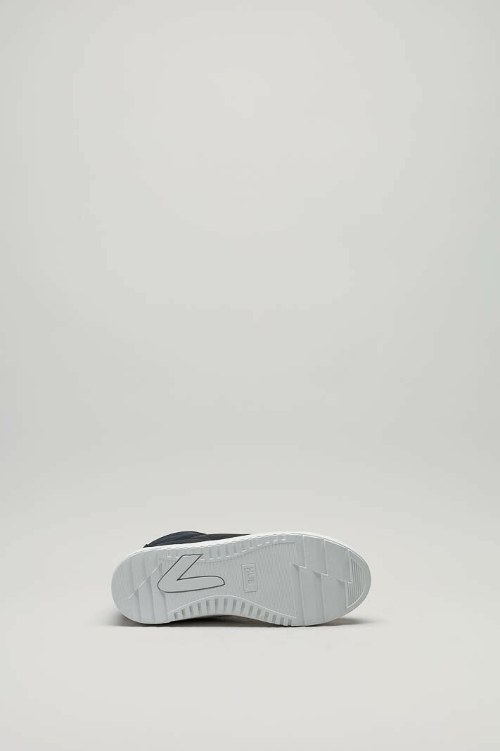 zoom in on Zwart Sneaker image Zwart Sneaker image
