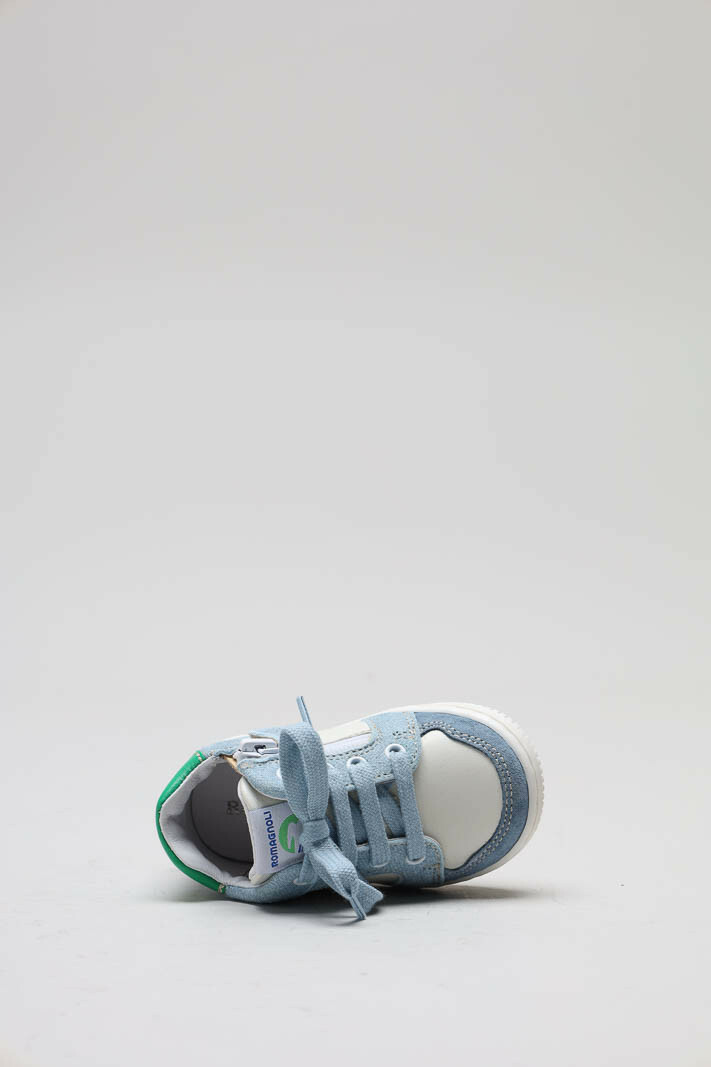 zoom in on Blauw Sneaker image Blauw Sneaker image