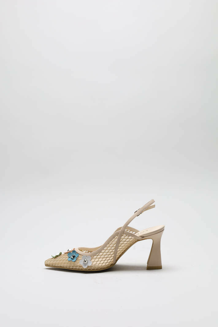 zoom in on Nude Pump image Nude Pump image