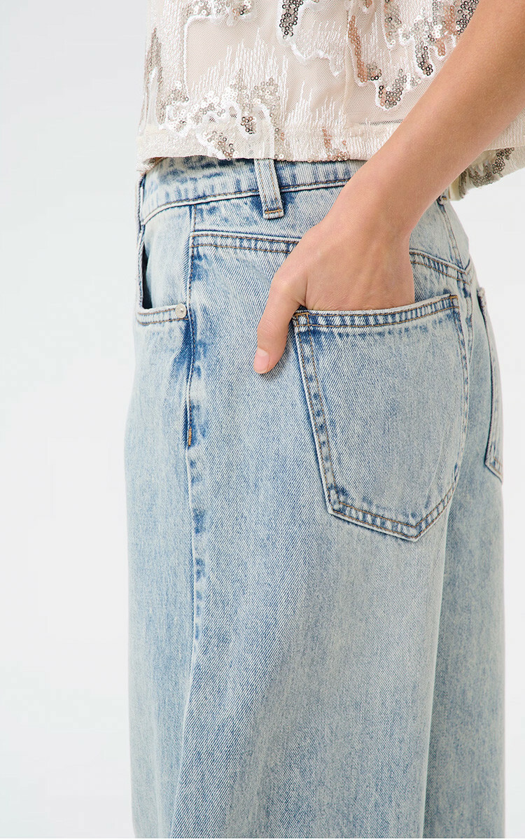 zoom in on Blauw Broek image Blauw Broek image