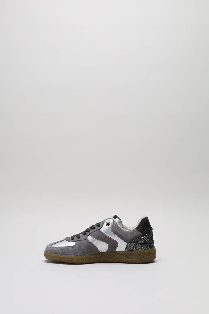 zoom in on Grijs Sneaker image Grijs Sneaker image