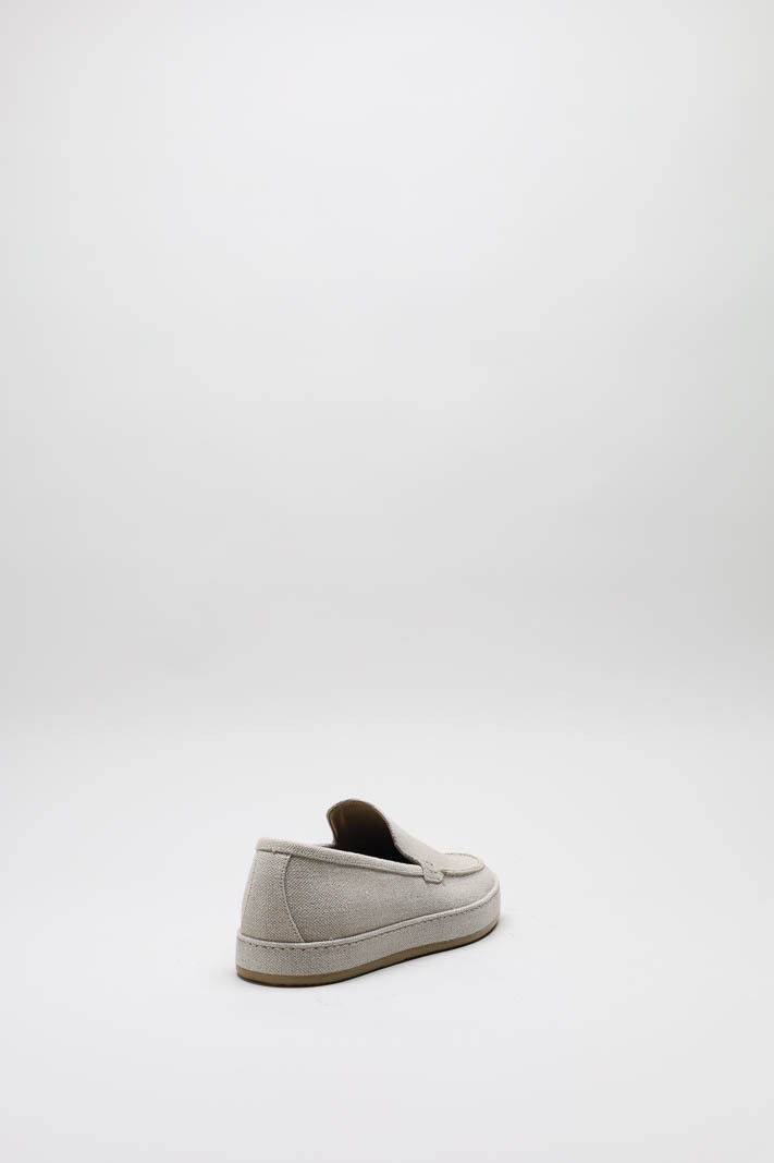 zoom in on Lichtbeige Mocassin image Lichtbeige Mocassin image