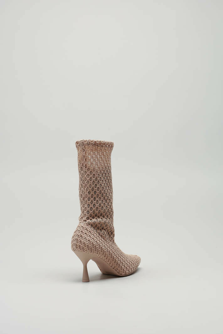zoom in on Beige Enkellaars hak image Beige Enkellaars hak image