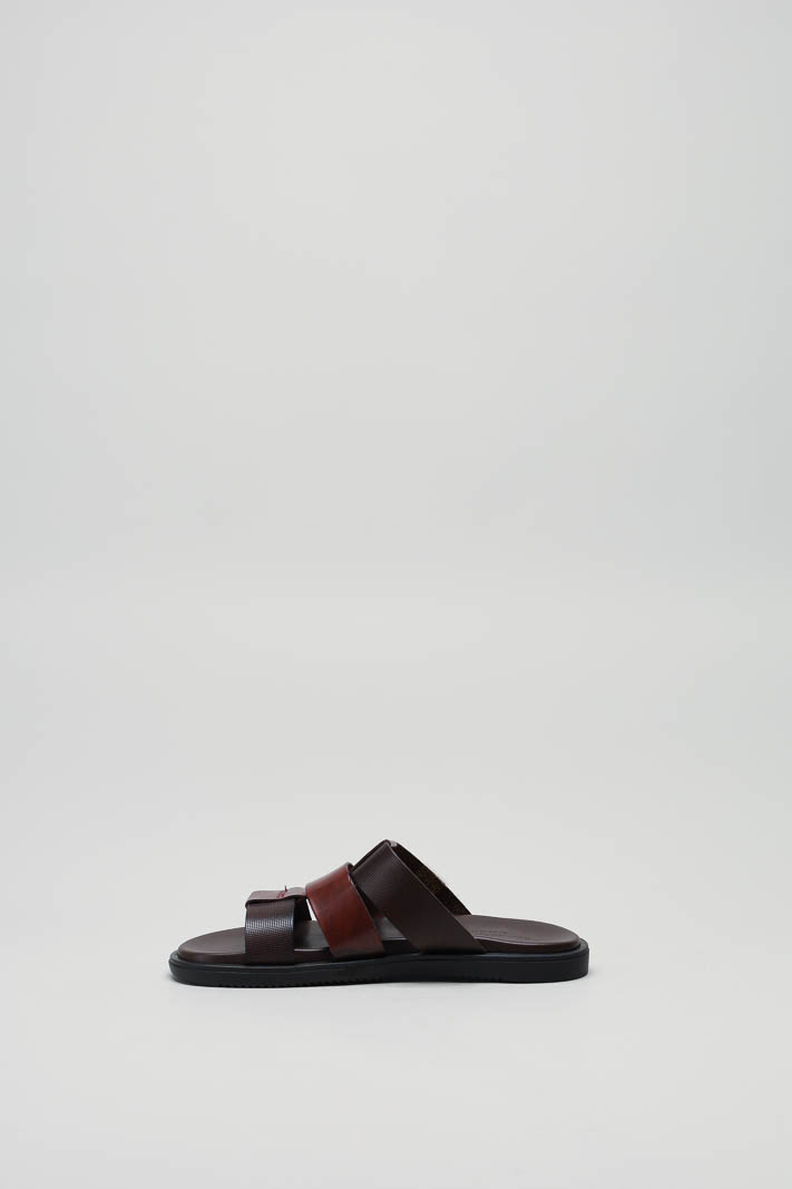 zoom in on Bruin Slipper image Bruin Slipper image