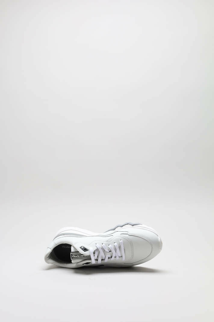 zoom in on Wit Sneaker image Wit Sneaker image