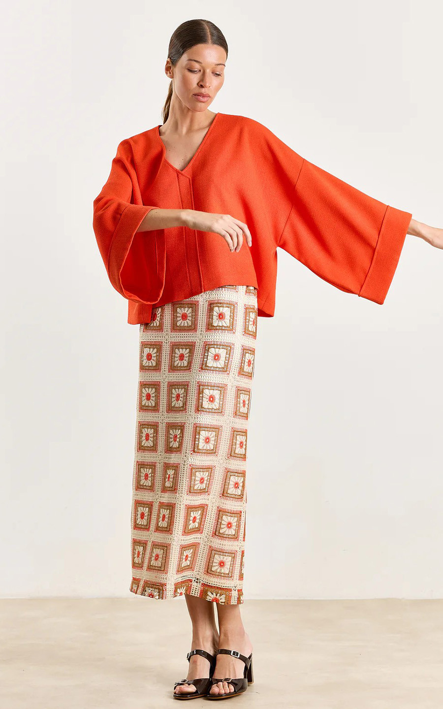 zoom in on Oranje Blouse image Oranje Blouse image