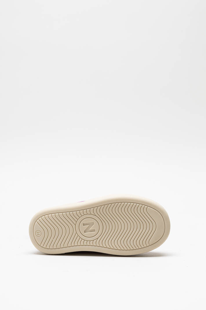zoom in on Roze Velcro schoen image Roze Velcro schoen image