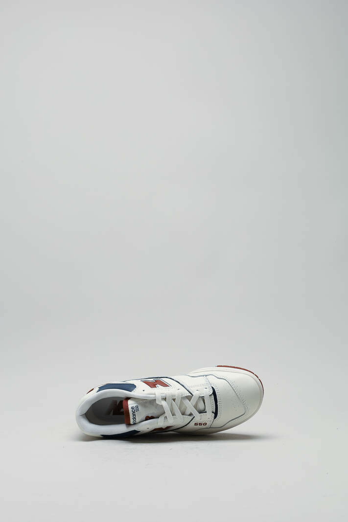 zoom in on Wit Sneaker image Wit Sneaker image