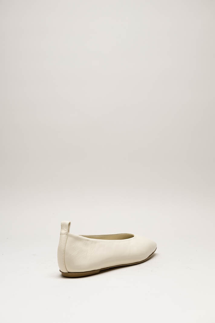 Ecru Ballerina image