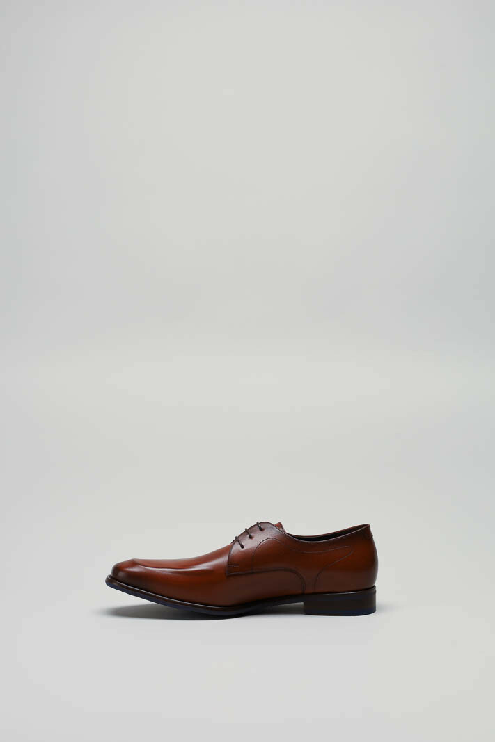 zoom in on Cognac Veterschoen image Cognac Veterschoen image