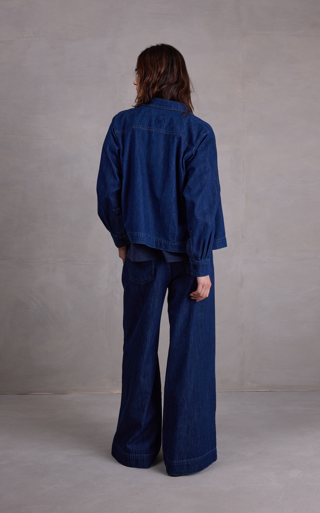 zoom in on Blauw Hemd image Blauw Hemd image