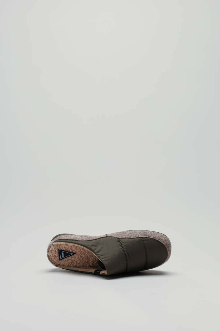 zoom in on Kaki Pantoffel image Kaki Pantoffel image