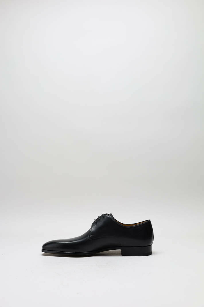 zoom in on Zwart Veterschoen image Zwart Veterschoen image