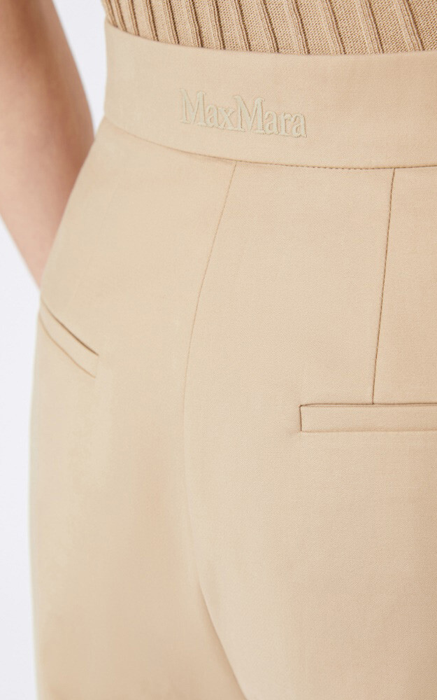 zoom in on Beige Broek image Beige Broek image