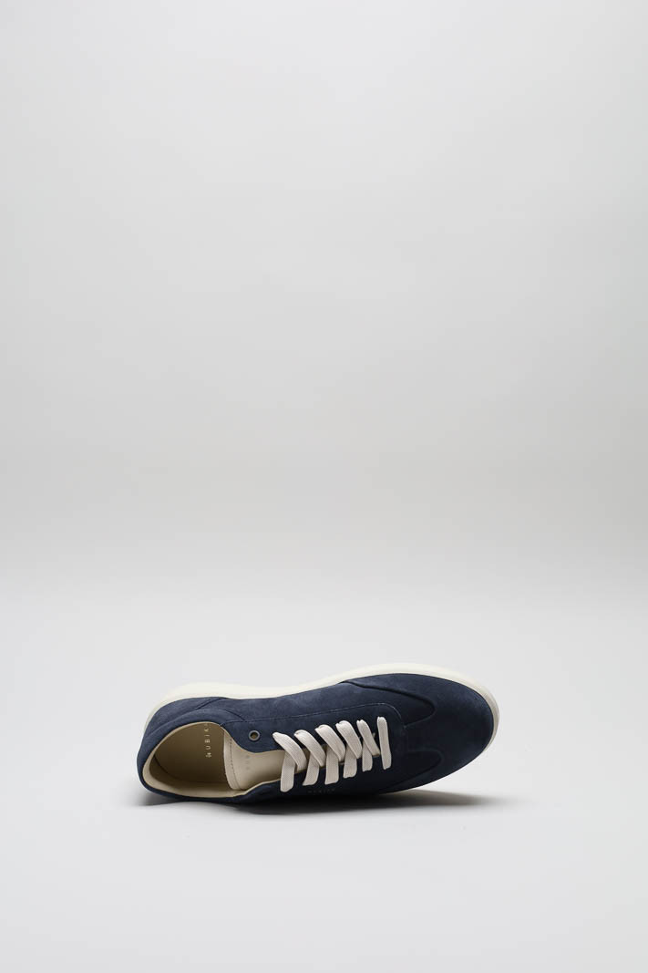 zoom in on Donkerblauw Sneaker image Donkerblauw Sneaker image