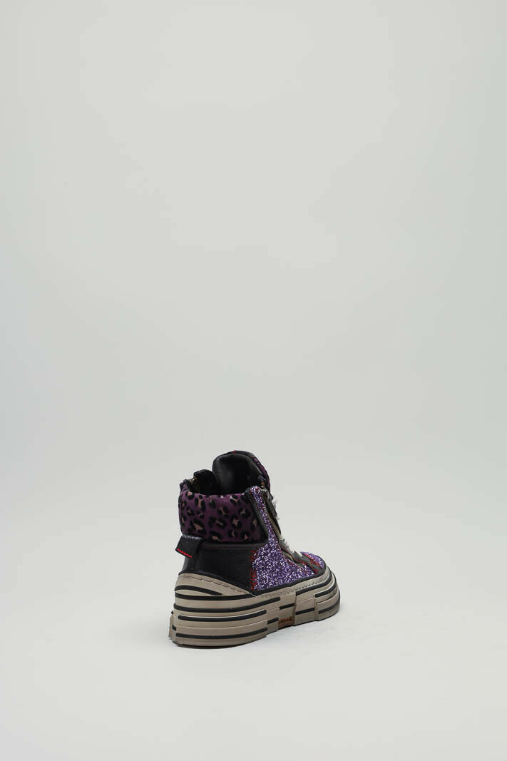 zoom in on Paars Sneaker image Paars Sneaker image