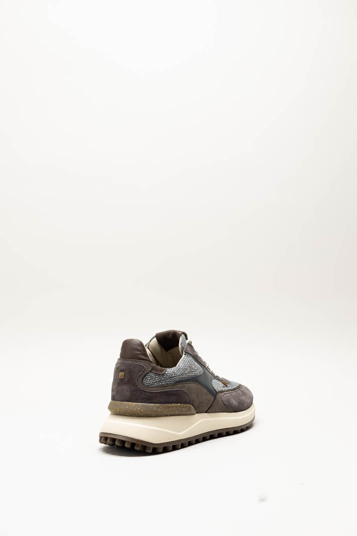 zoom in on Donkergrijs Sneaker image Donkergrijs Sneaker image