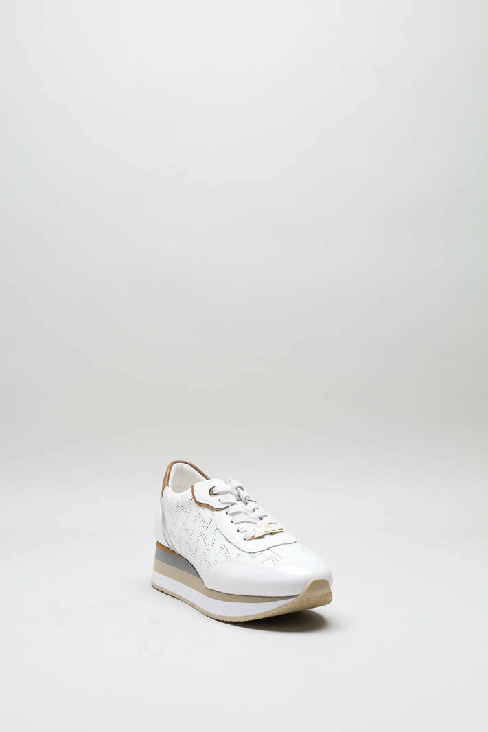 zoom in on Wit Sneaker image Wit Sneaker image