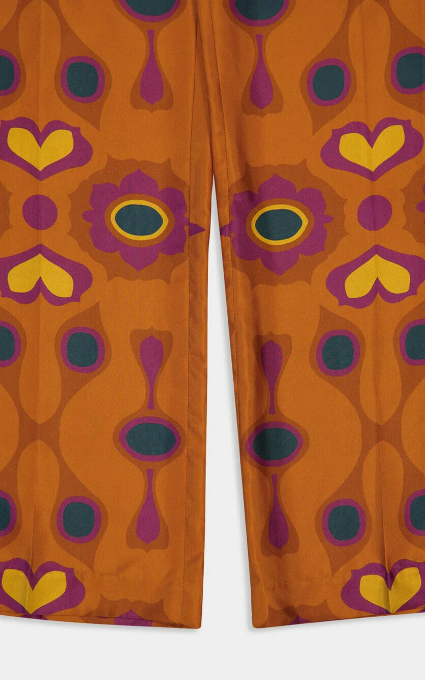 zoom in on Oranje Broek image Oranje Broek image