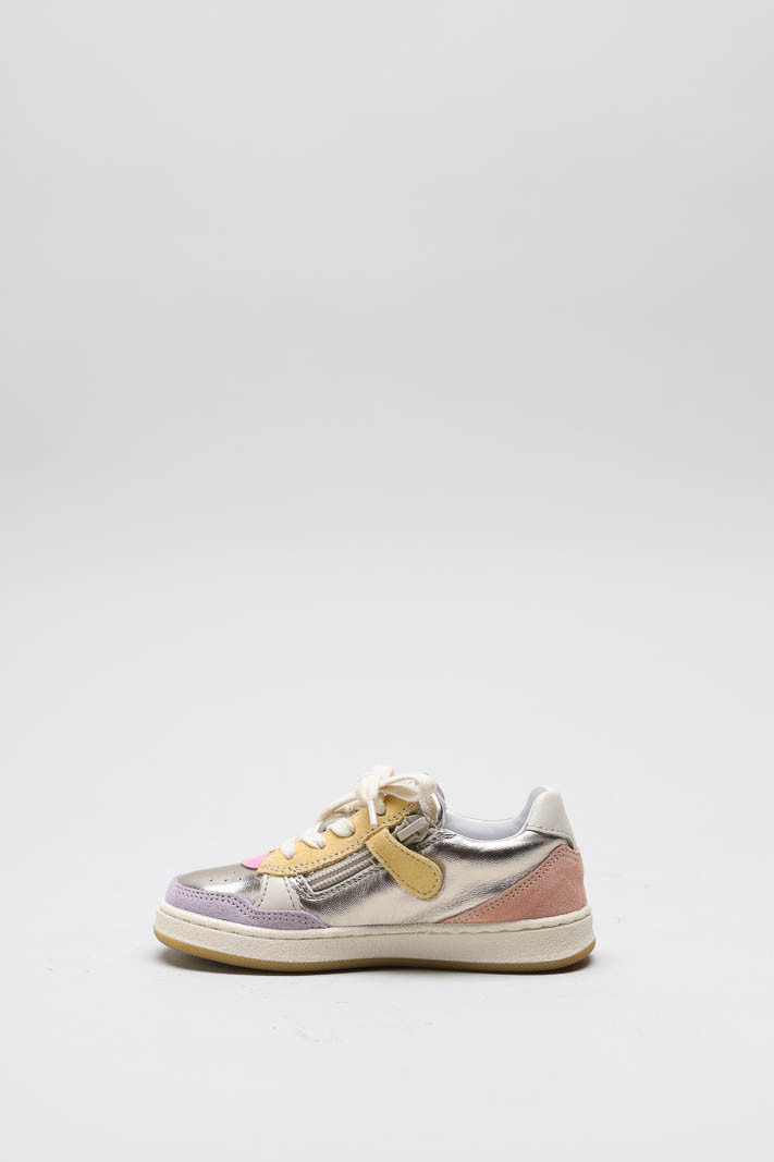 zoom in on Goud Sneaker image Goud Sneaker image