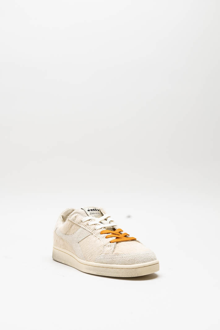 Beige Sneaker