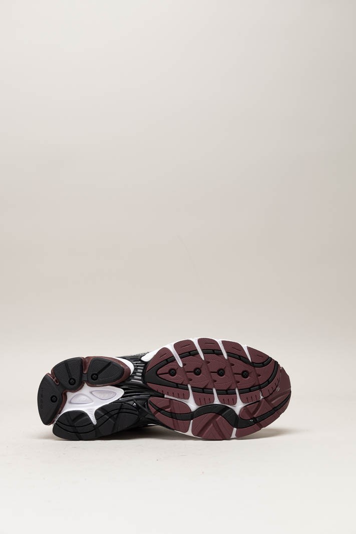Bordeaux Sneaker image