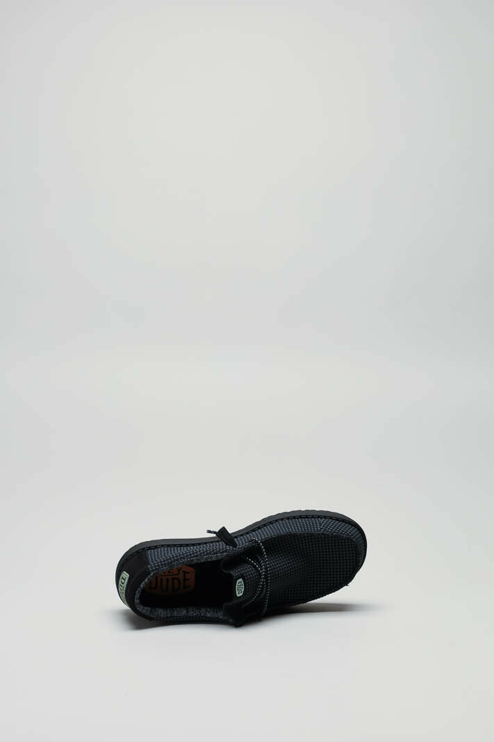 zoom in on Zwart Sneaker image Zwart Sneaker image