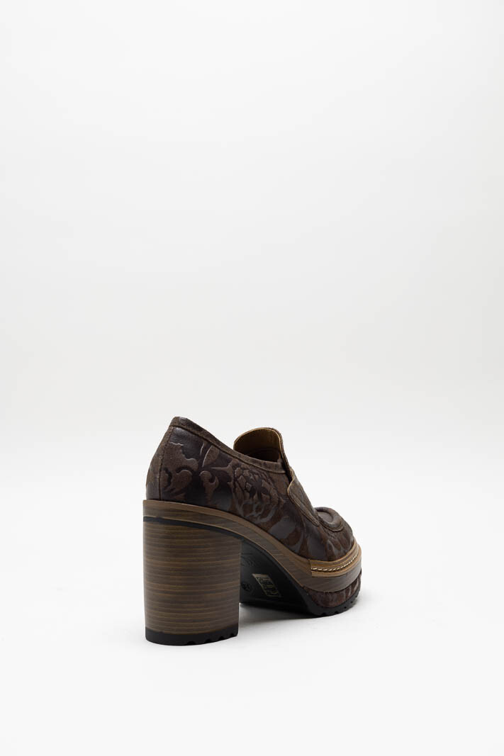 zoom in on Donkerbruin Mocassin hak image Donkerbruin Mocassin hak image