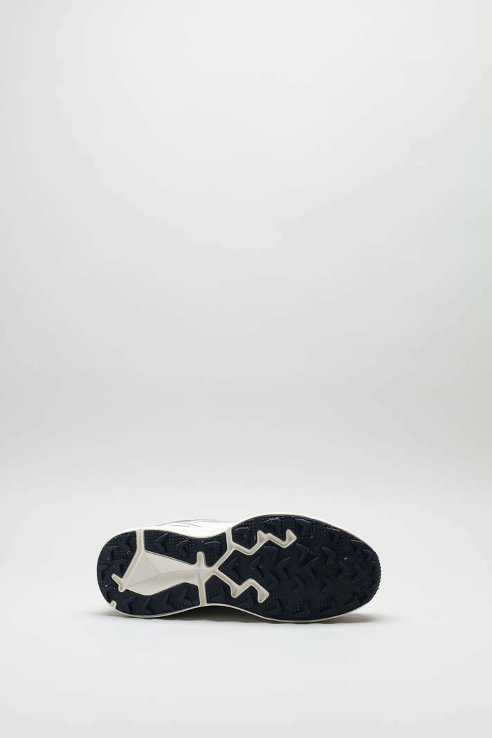 zoom in on Wit Sneaker image Wit Sneaker image