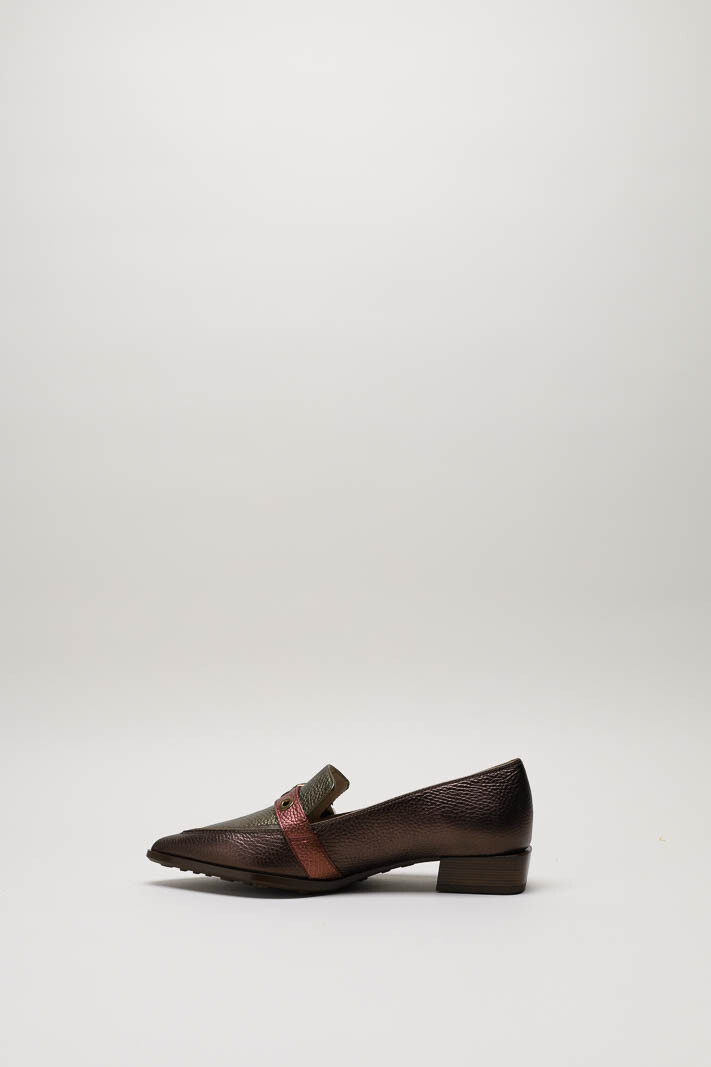 zoom in on Donkerbruin Mocassin hak image Donkerbruin Mocassin hak image