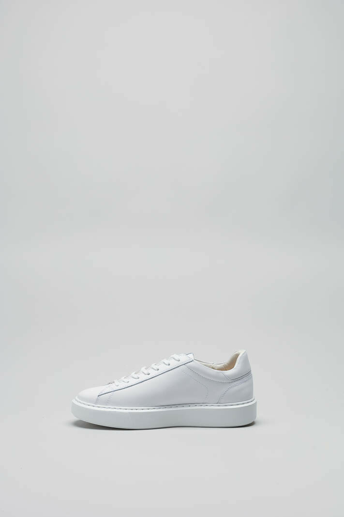 zoom in on Wit Sneaker image Wit Sneaker image