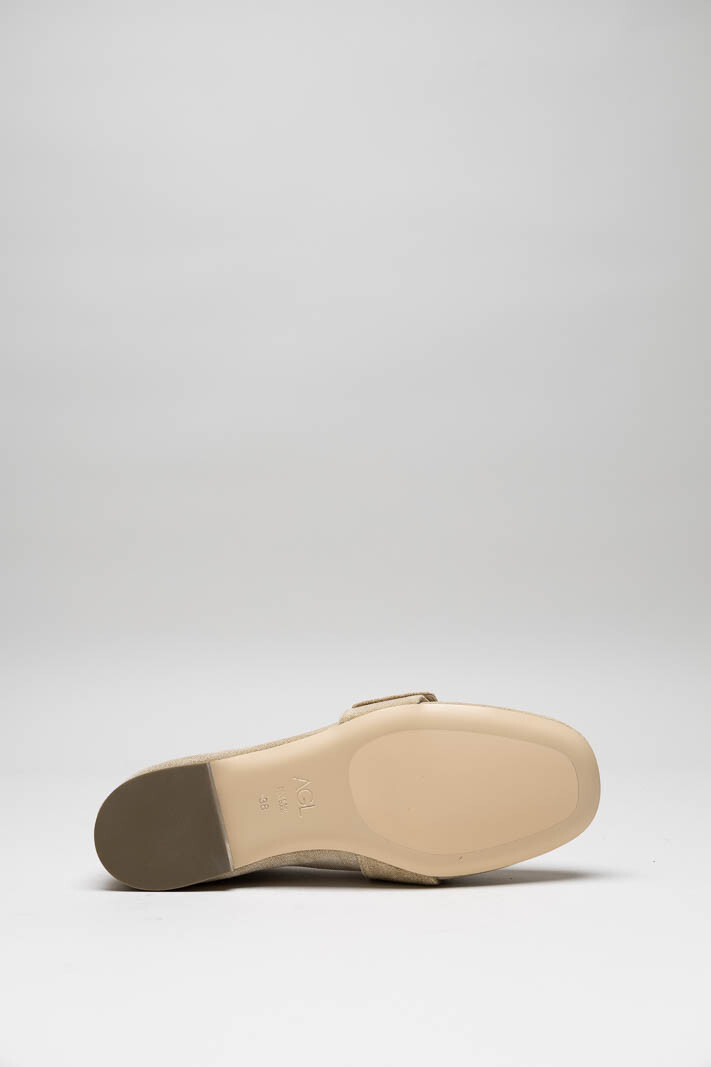 Beige Mocassin image