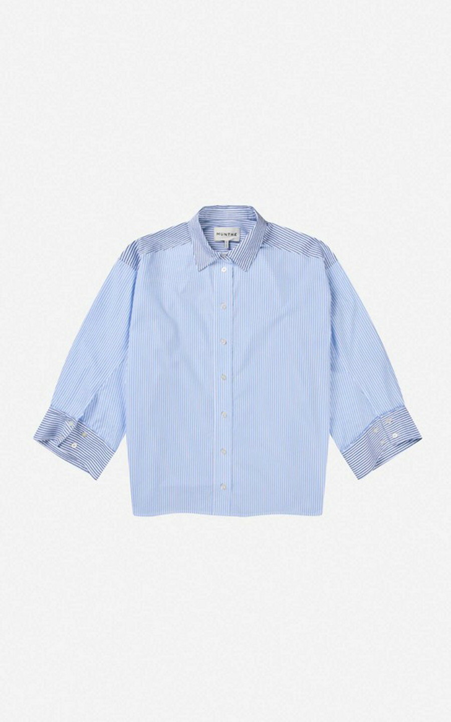zoom in on Blauw Hemd image Blauw Hemd image