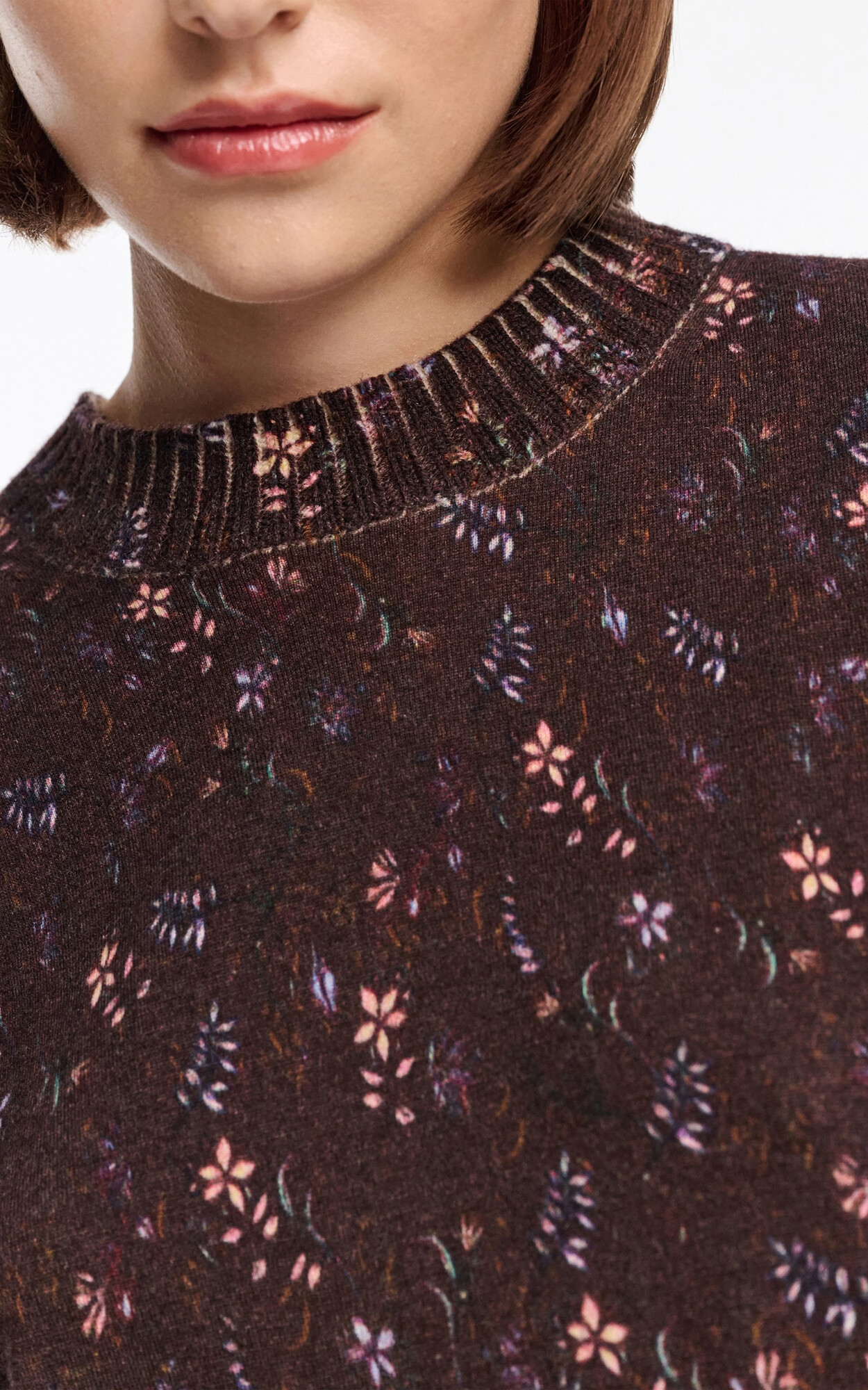 zoom in on Bruin Sweater/trui image Bruin Sweater/trui image