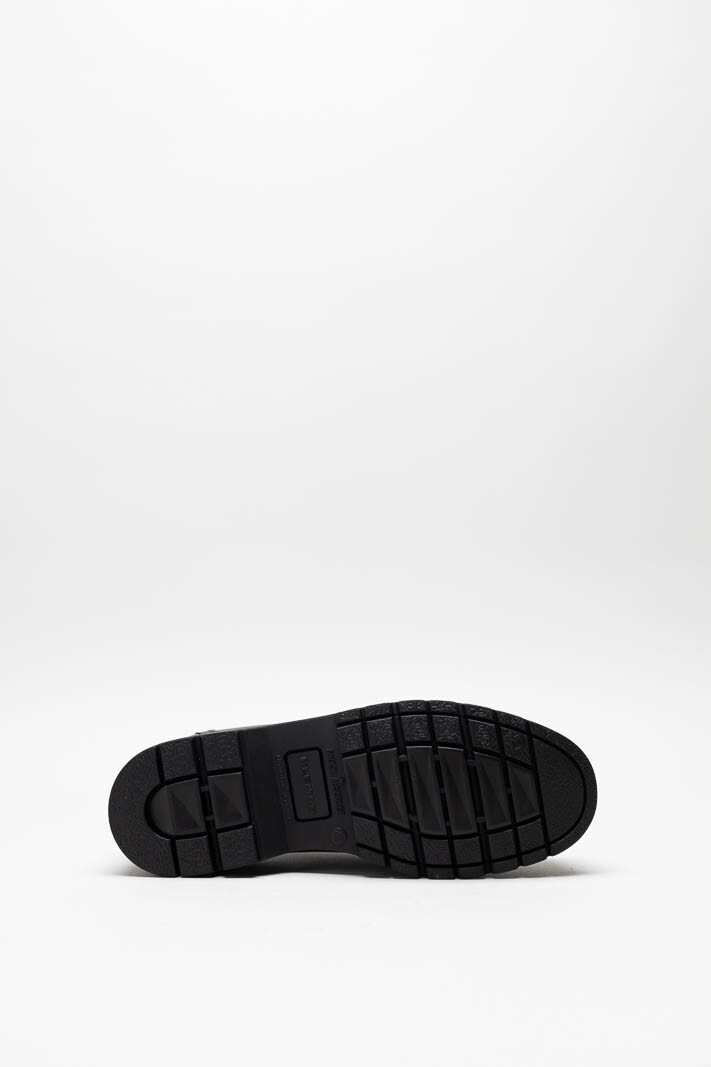 zoom in on Zwart Veterschoen image Zwart Veterschoen image