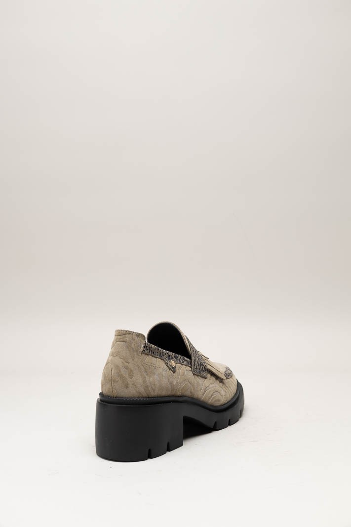 Taupe Mocassin hak image
