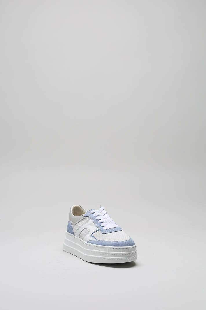 zoom in on Lichtblauw Sneaker image Lichtblauw Sneaker image