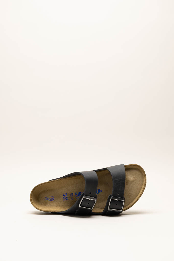 zoom in on Zwart Slipper image Zwart Slipper image