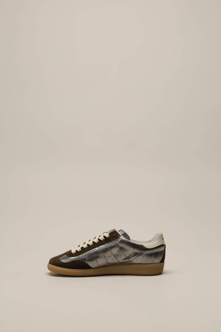 zoom in on Platina Sneaker image Platina Sneaker image