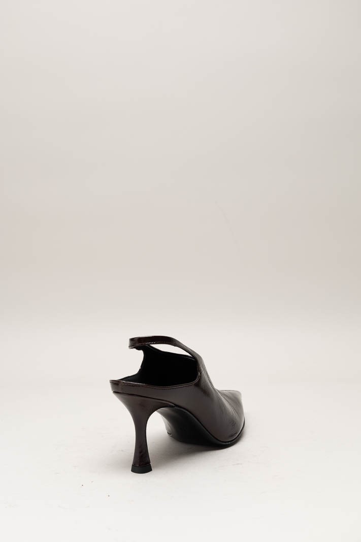 Donkerbruin Pump image