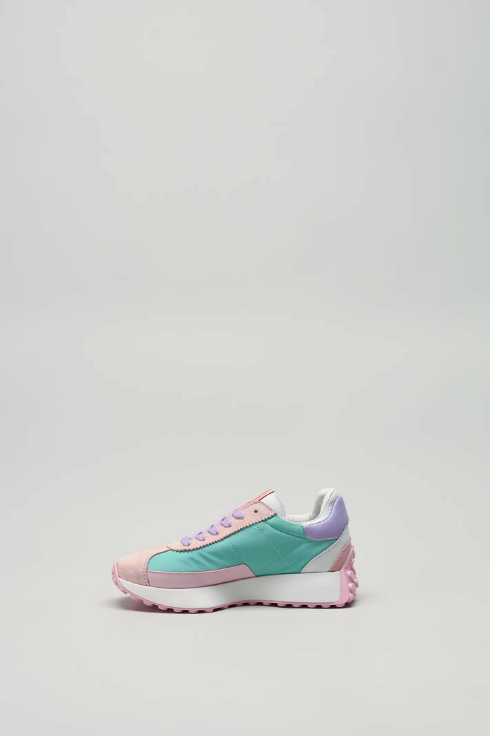 zoom in on Roze Sneaker image Roze Sneaker image