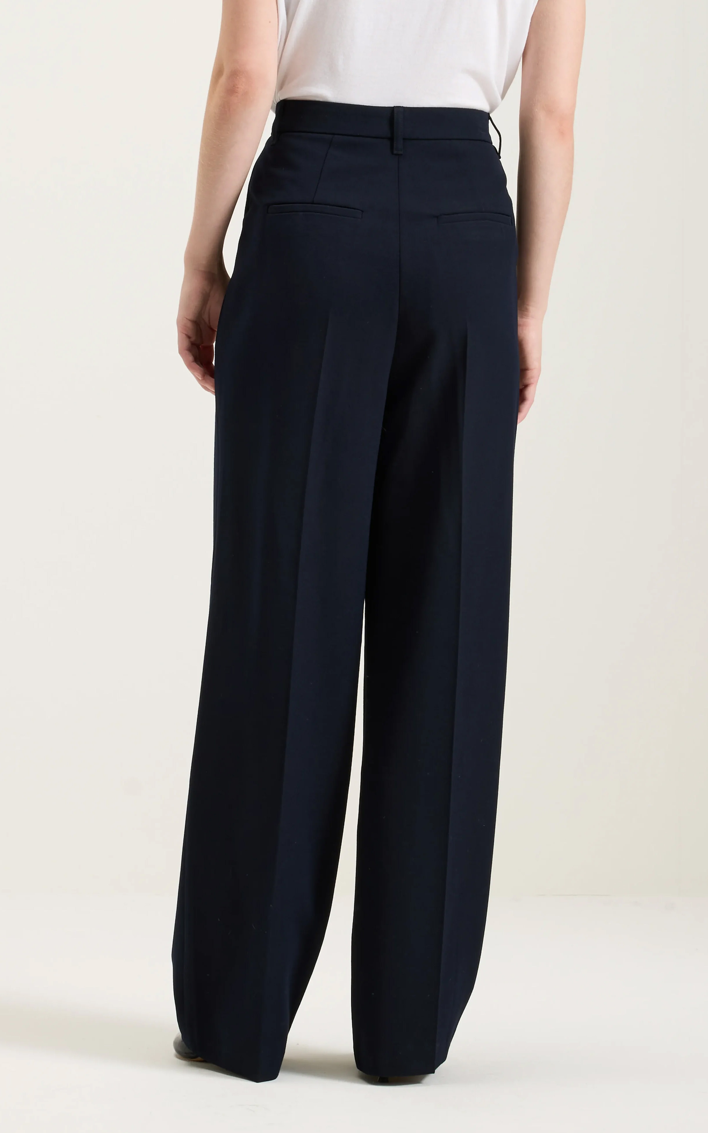 zoom in on Blauw Broek image Blauw Broek image